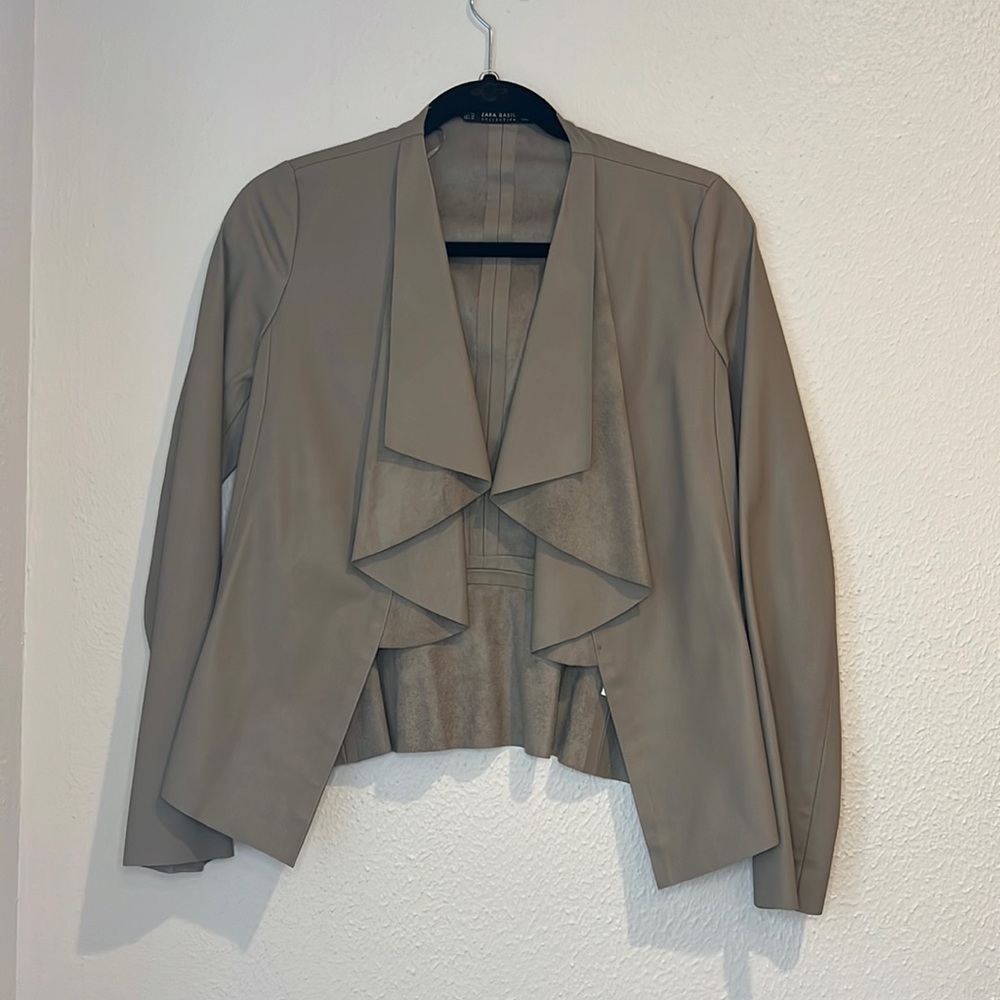Faux leather, lined with a suede like material